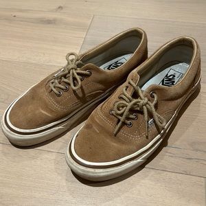 Men's tan Vans ultra cush style 95
